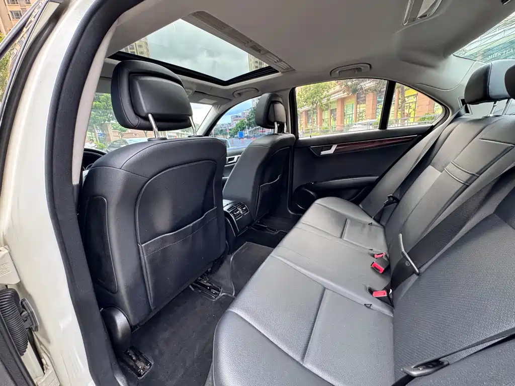 Mercedes-Benz C-Class — миниатюра 10