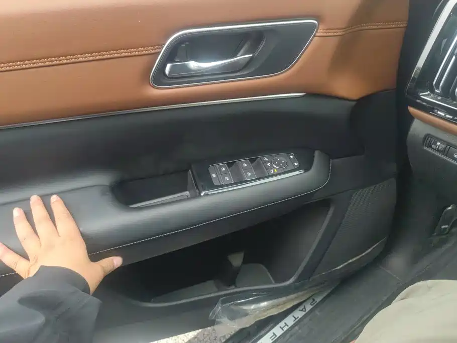 Nissan Teramont — миниатюра 7
