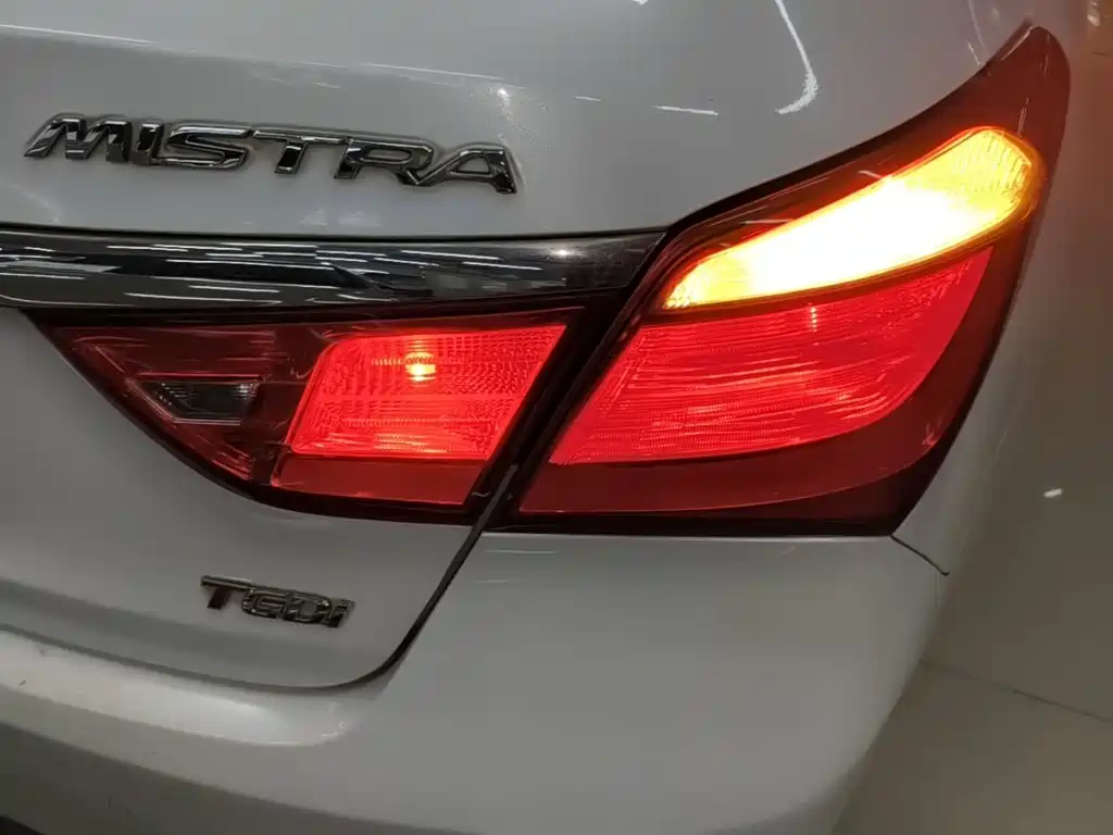 Hyundai Mistra — миниатюра 8