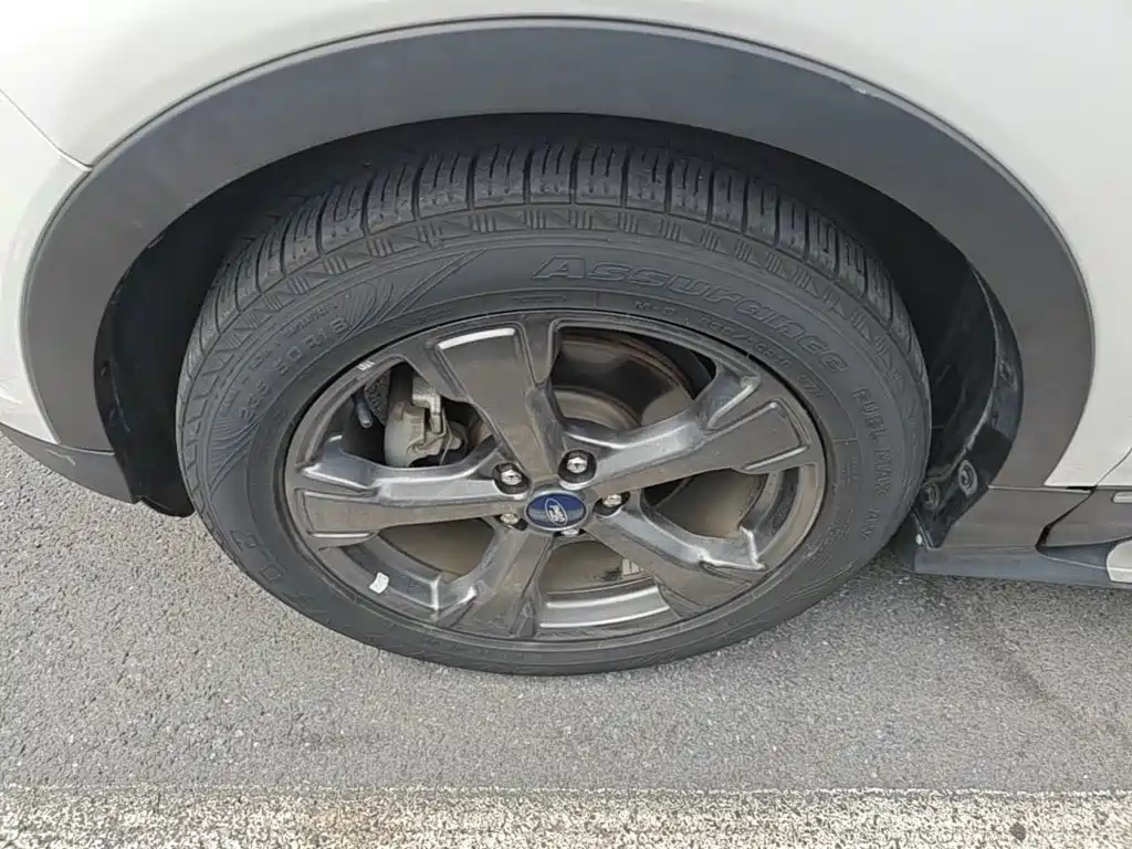 Ford Kuga — миниатюра 23