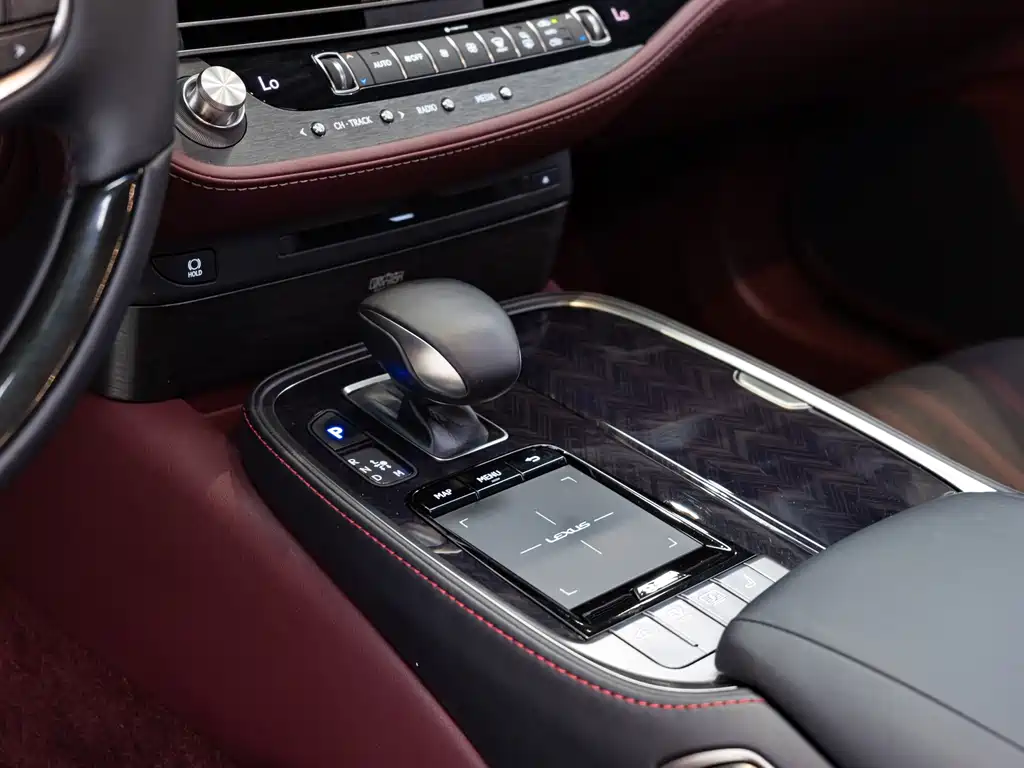 Lexus LS — миниатюра 15
