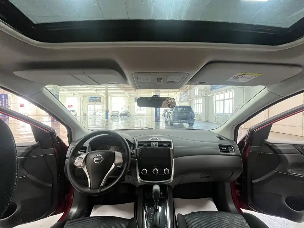 Nissan Tiida — миниатюра 11
