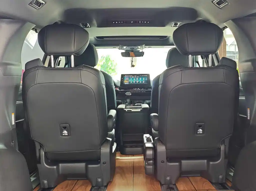 Toyota Sienna — миниатюра 23