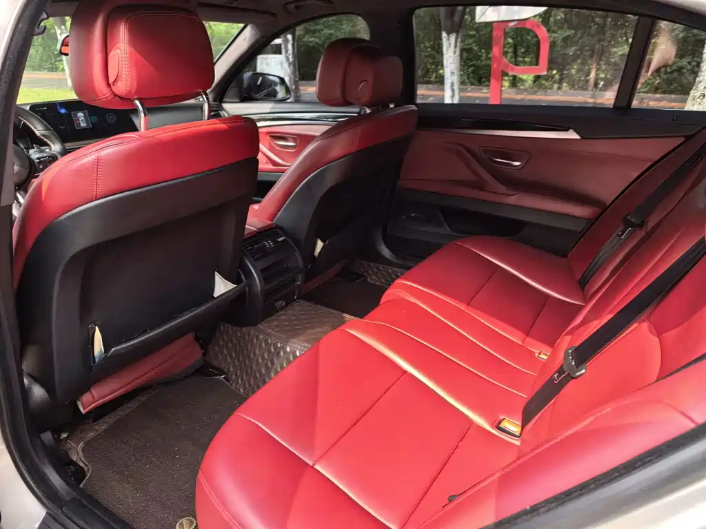 BMW 5 Series — миниатюра 9