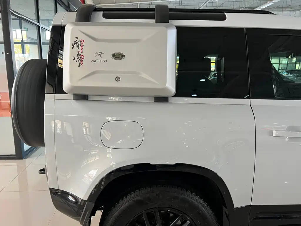 Land Rover Defender — миниатюра 7