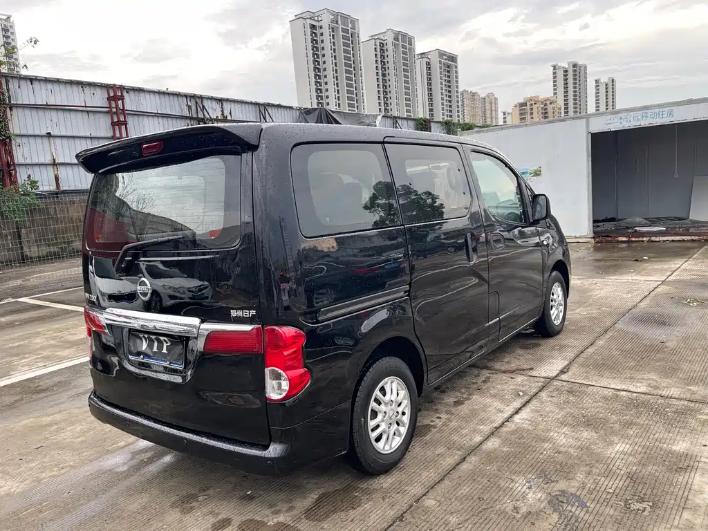 Nissan NV200 — миниатюра 5