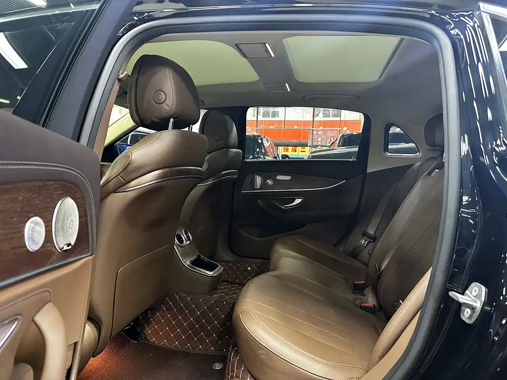 MERCEDES-BENZ E CLASS