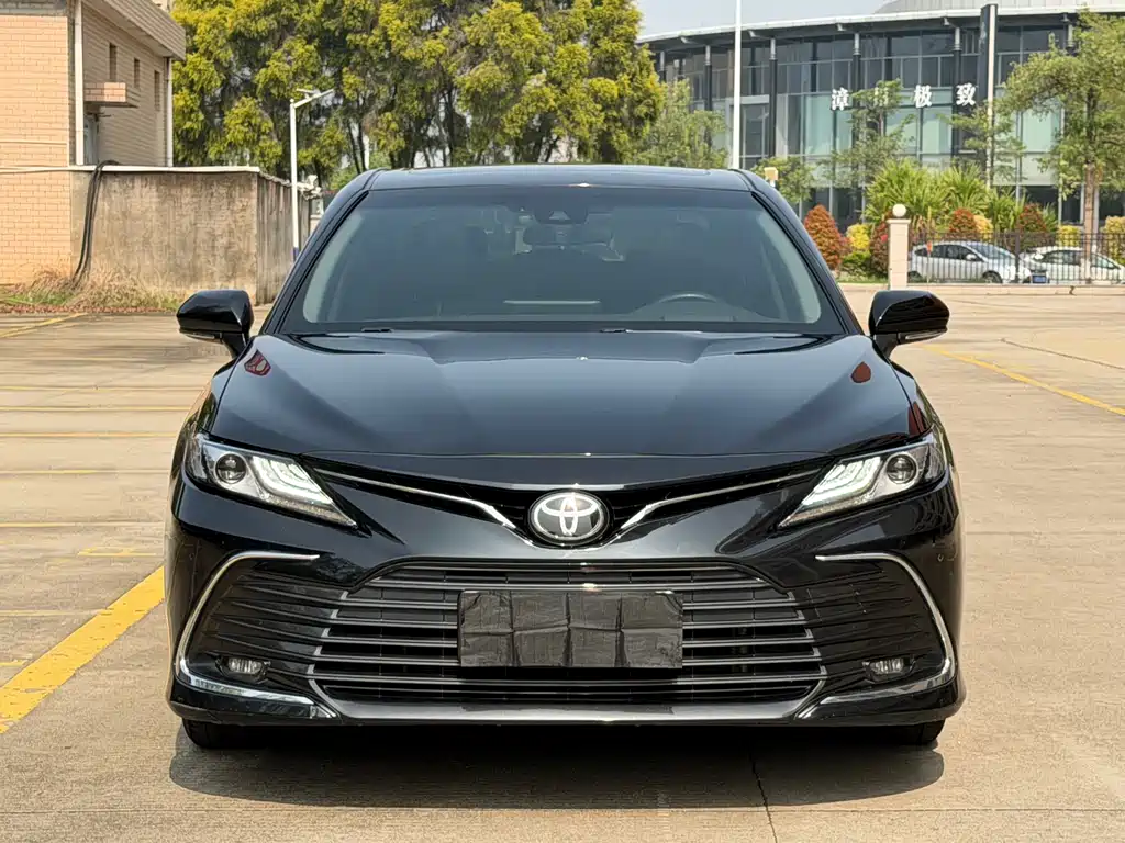 Toyota Camry 2021 2.0G Luxury