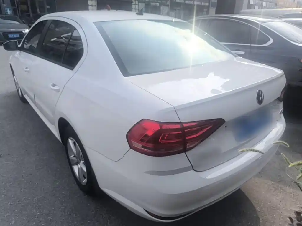 Volkswagen Lavida — миниатюра 5