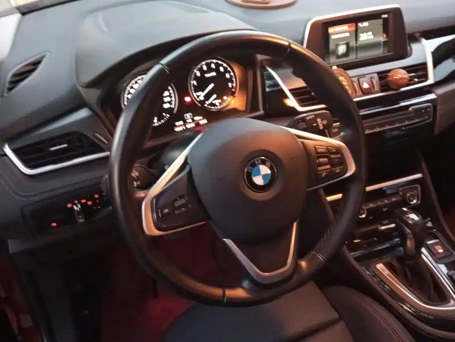 BMW 2 Series Active Tourer — миниатюра 15