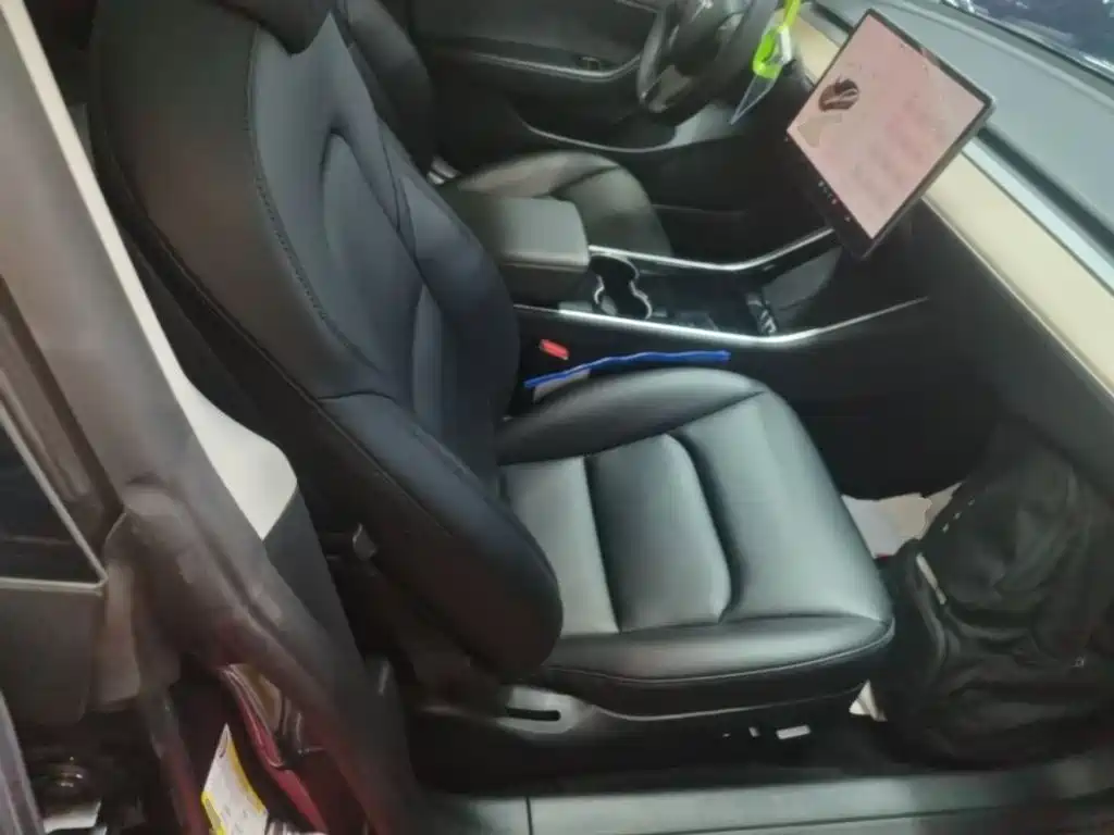 Tesla Model 3 — миниатюра 25