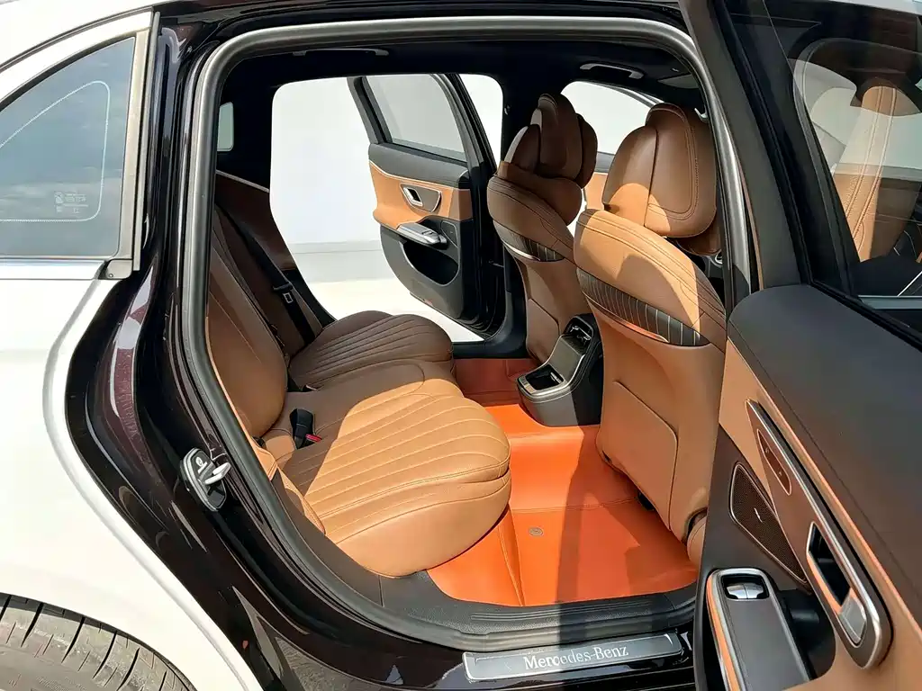 Mercedes-Benz E-Class — миниатюра 7