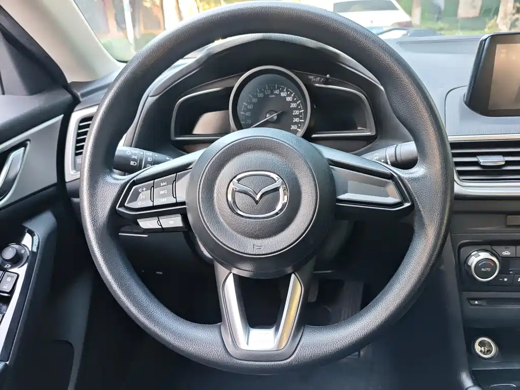 Mazda 3 Axela — миниатюра 13