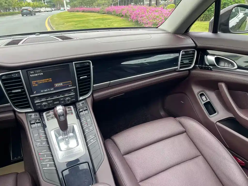 Porsche Panamera — миниатюра 9