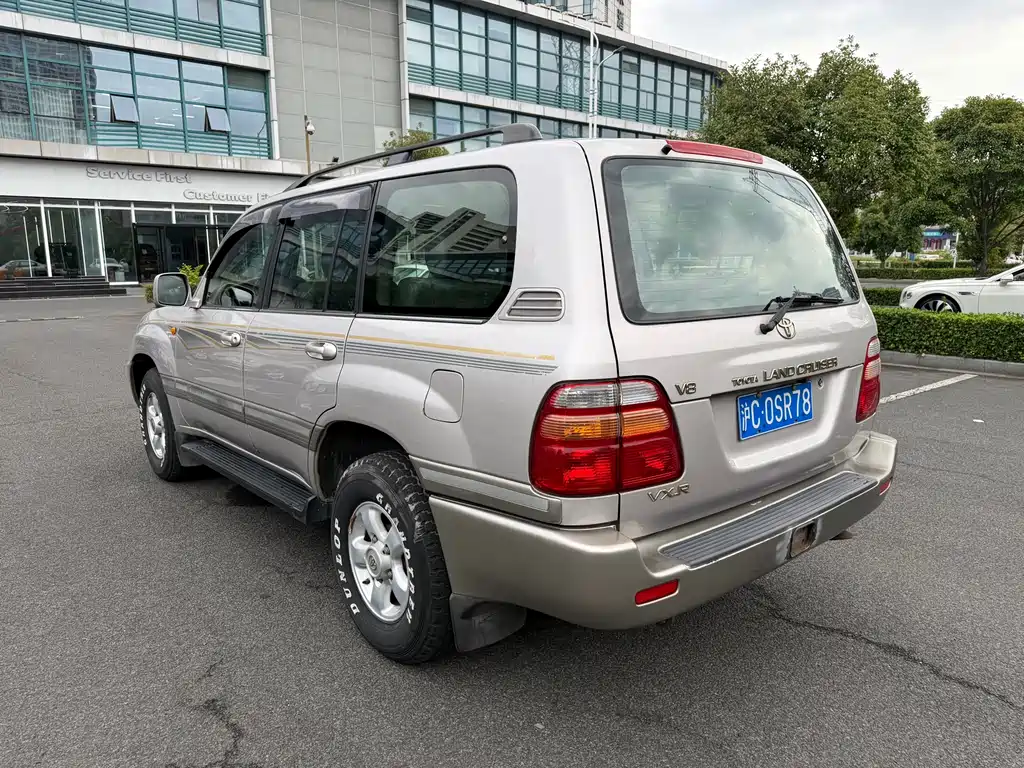 Toyota Land Cruiser 2001 4.7L AT