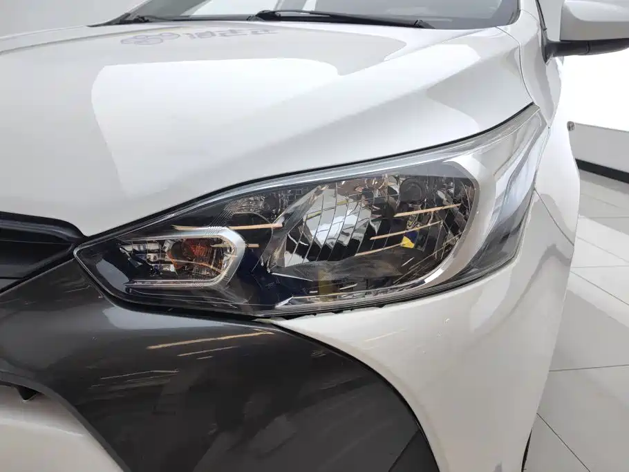 Toyota Yaris L — миниатюра 5