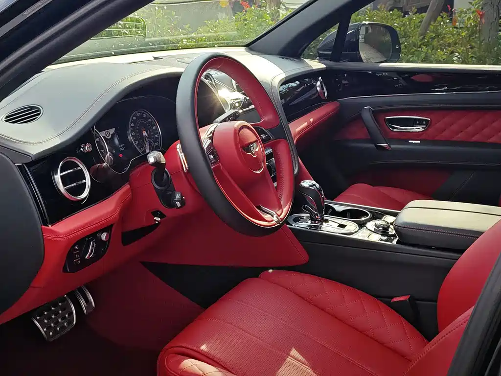 Bentley Bentayga — миниатюра 13