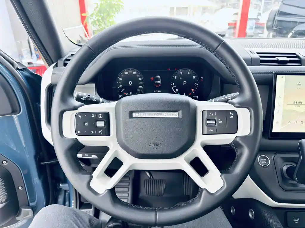 Land Rover Defender — миниатюра 10