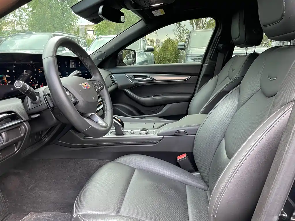 Cadillac CT5 — миниатюра 5