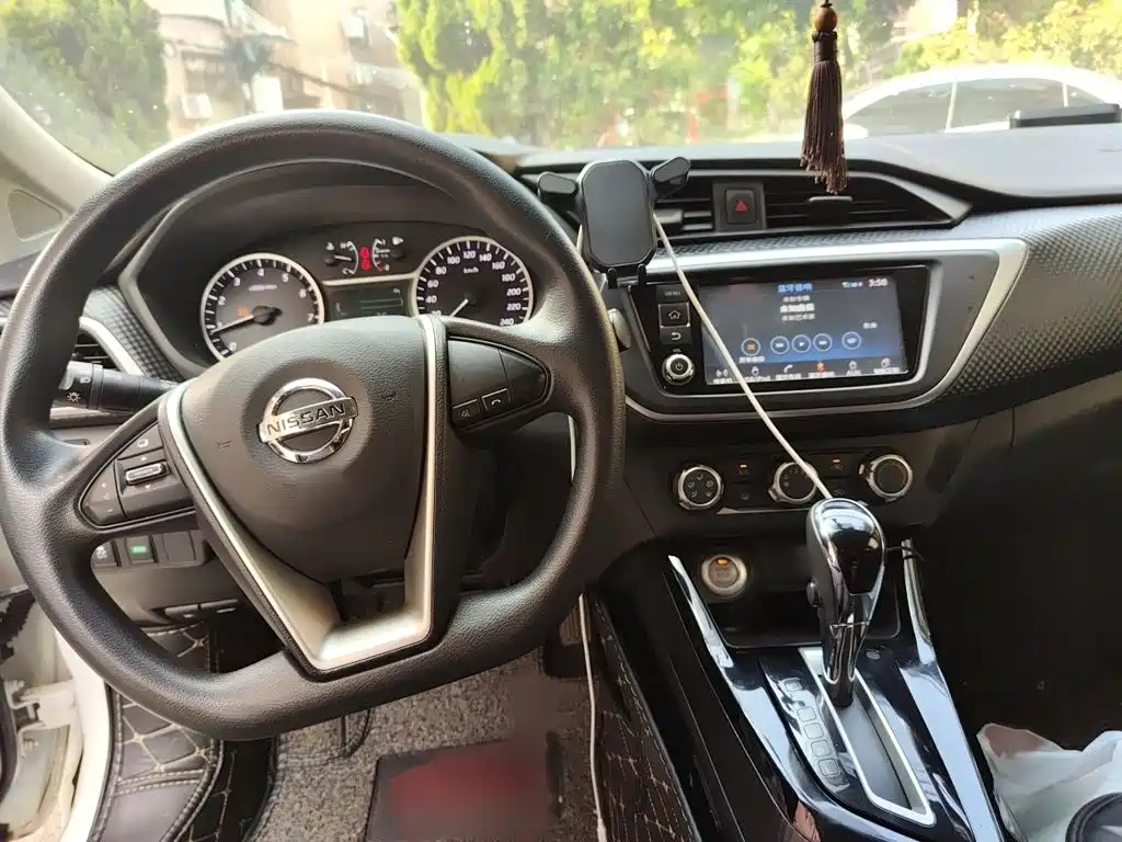 Nissan Bluebird — миниатюра 13