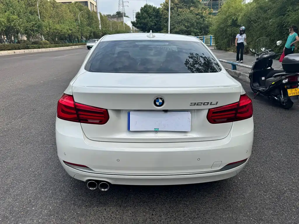 BMW 3 Series — миниатюра 8