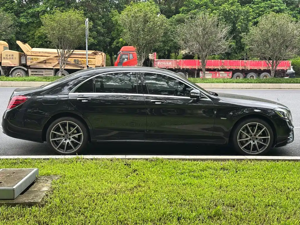 Mercedes-Benz S-Class — миниатюра 4