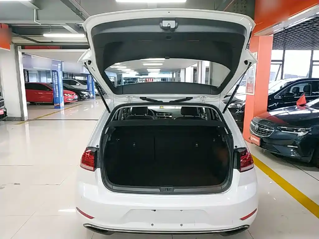 Volkswagen Golf — миниатюра 19