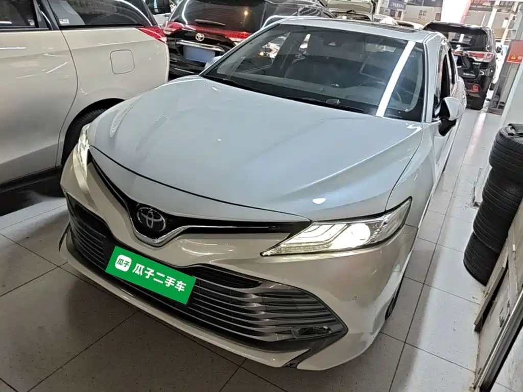 Toyota Camry — миниатюра 2