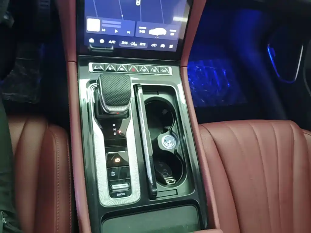 Hongqi Hongqi H5 PHEV — миниатюра 14