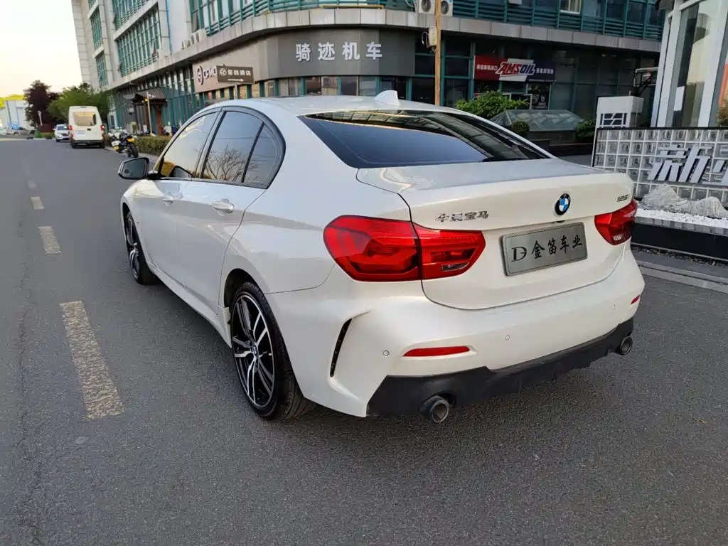 BMW 1 Series — миниатюра 12