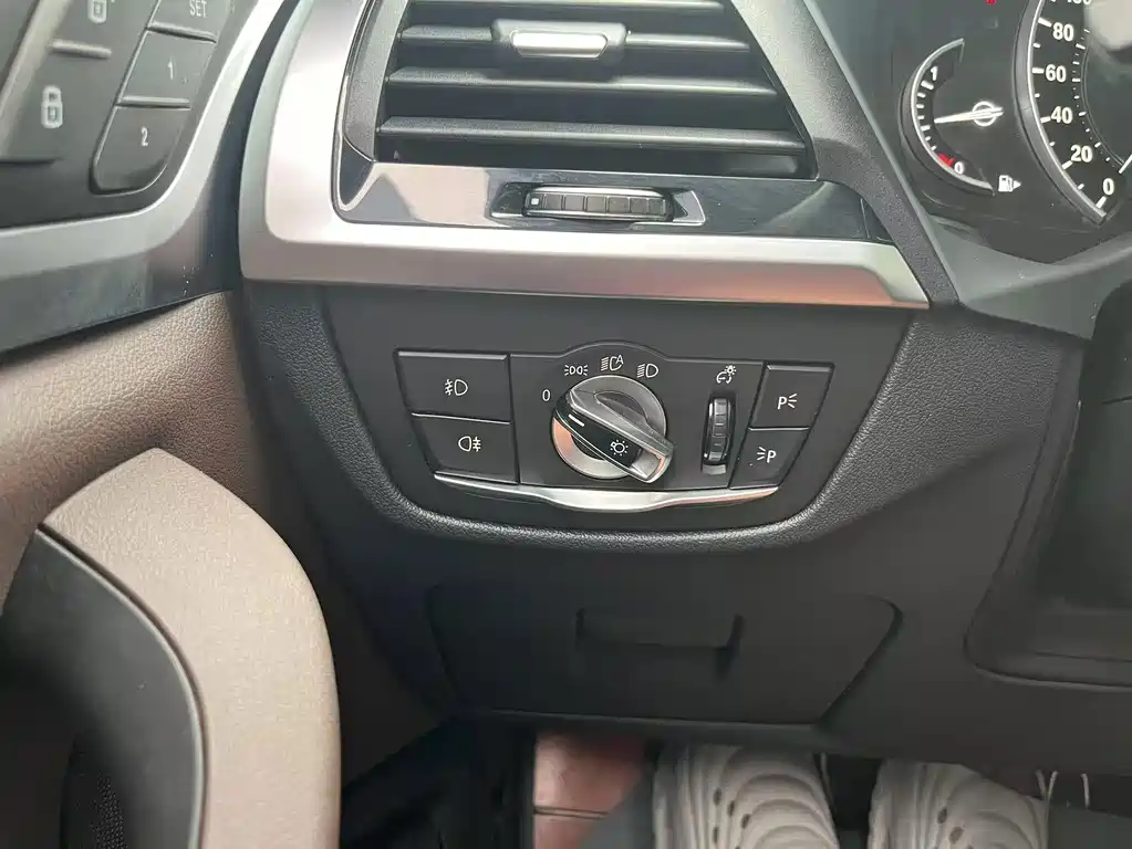 BMW X3 — миниатюра 11