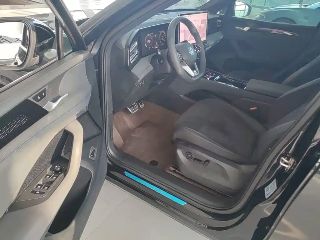 Volkswagen Tiguan L — миниатюра 21