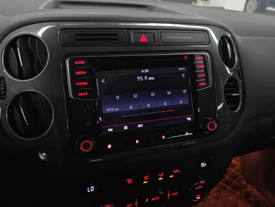 Volkswagen Tiguan — миниатюра 13