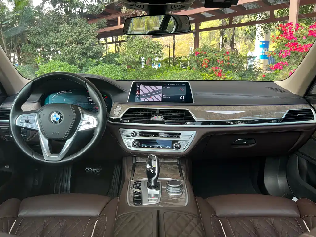 BMW 7 SERIES