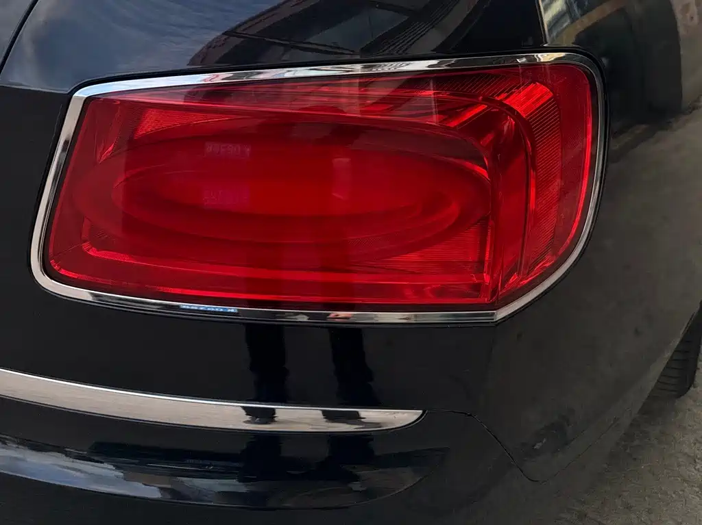 Bentley Flying Spur — миниатюра 4
