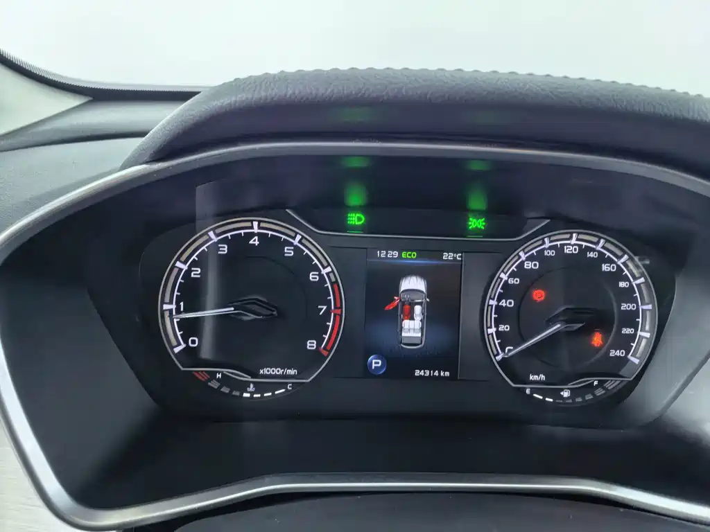 Geely Binyue — миниатюра 8