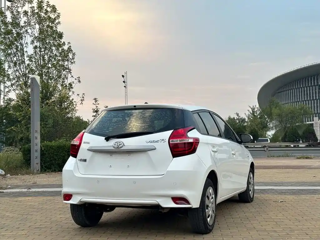 Toyota Vios FS — миниатюра 4