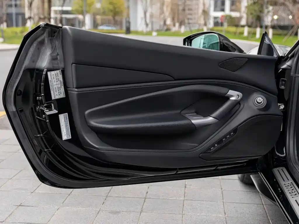 Ferrari F8 — миниатюра 18