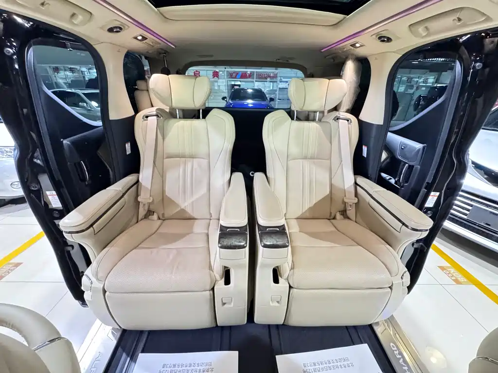 Toyota Alphard 2018 3.5L Luxury