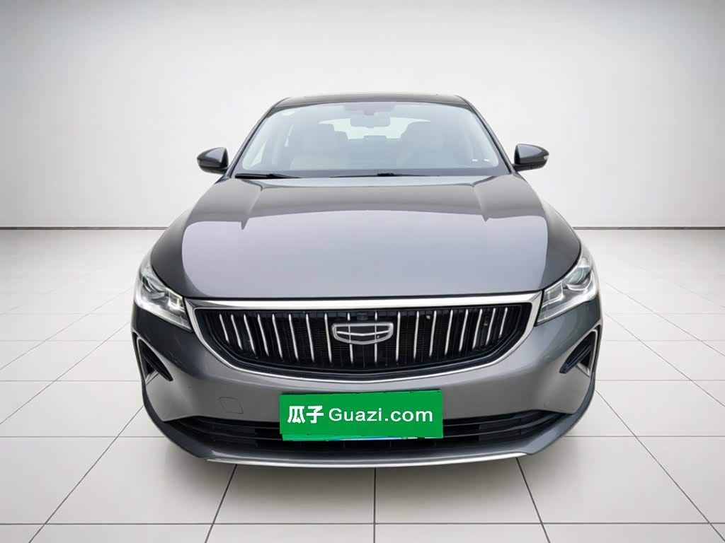 Geely Emgrand 1.5 л 2023 г. Серебристо-серый, пробег 29100 км