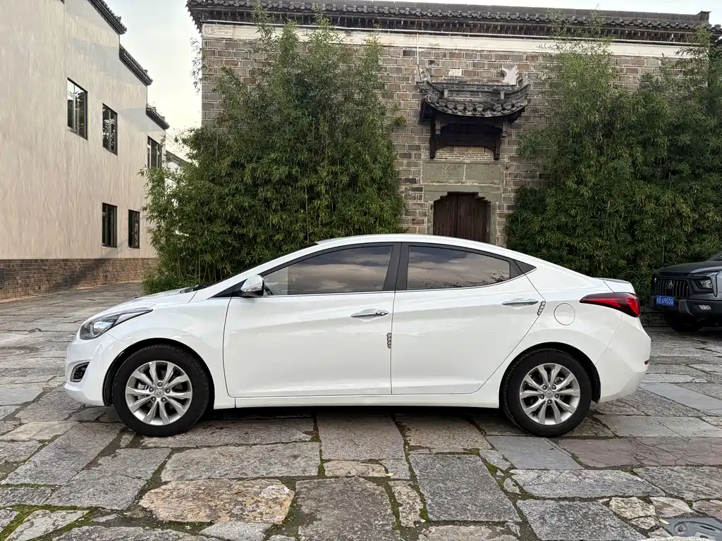Hyundai Elantra Langdong — миниатюра 4
