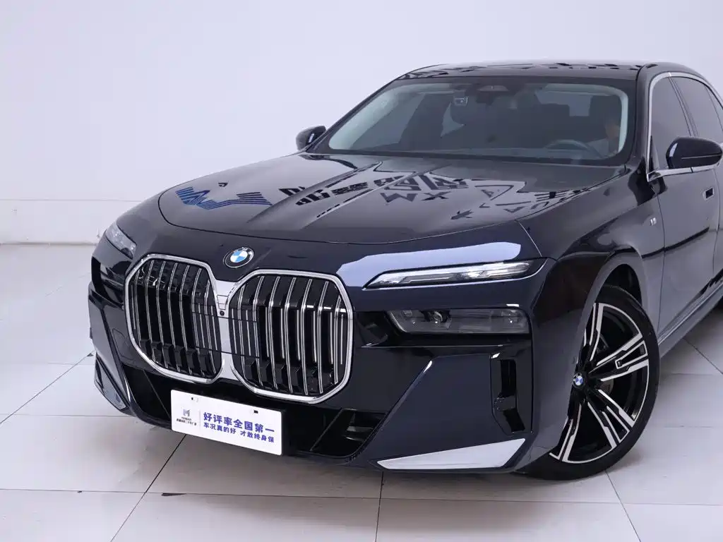 BMW 7 Series — миниатюра 3