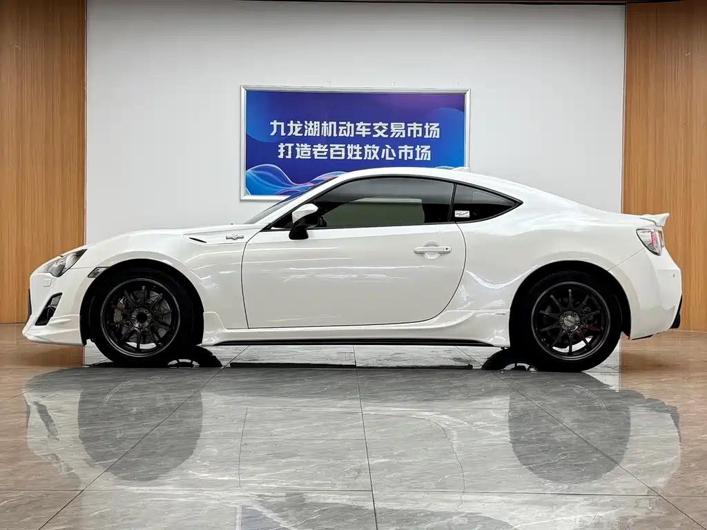 Toyota 86 — миниатюра 8