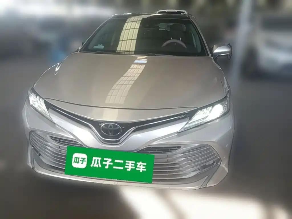 Toyota Camry — миниатюра 5