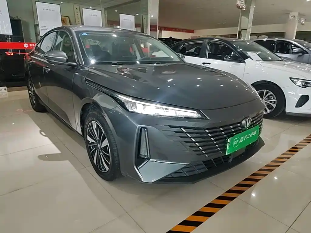 Changan Eado PHEV — миниатюра 4