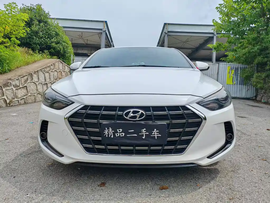 Hyundai Elantra — миниатюра 2