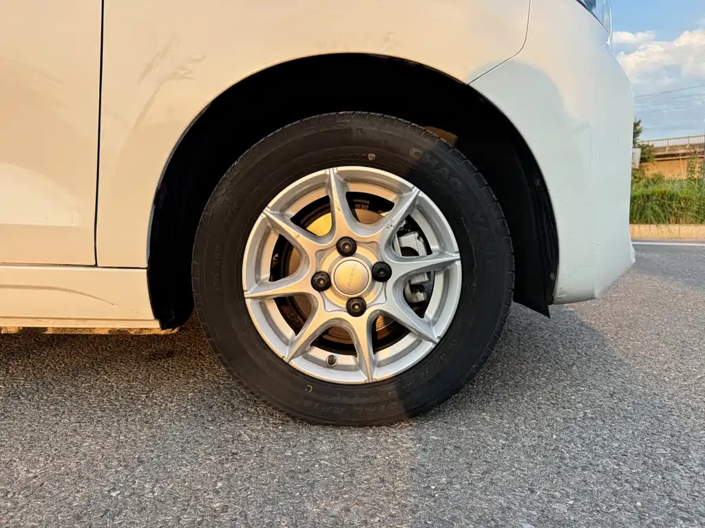 Roewe Clever — миниатюра 14
