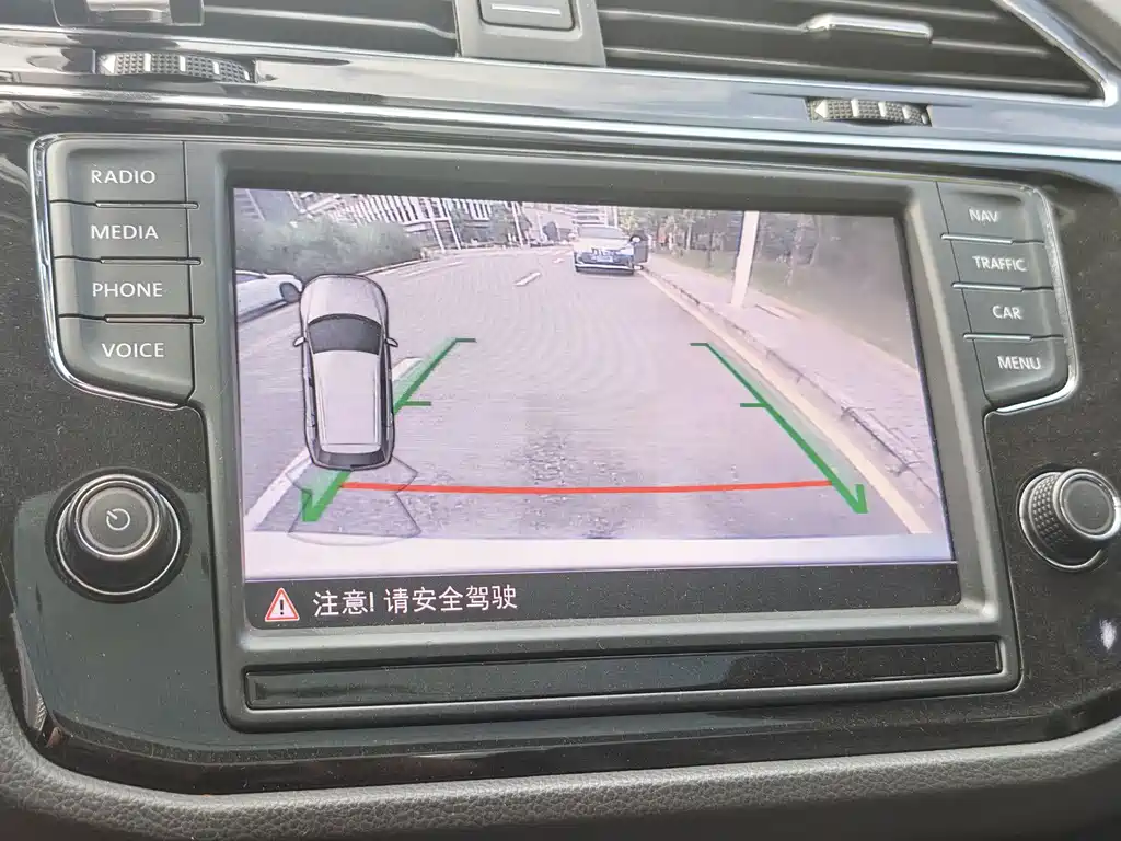 Volkswagen Tiguan L — миниатюра 19