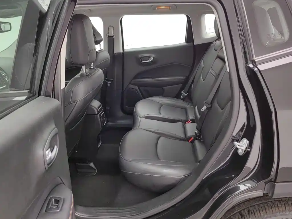 Jeep Compass — миниатюра 15