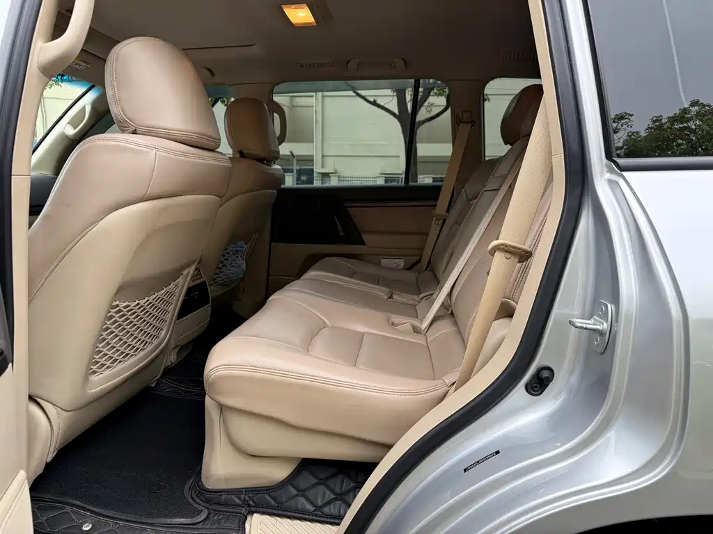 Toyota Land Cruiser — миниатюра 10